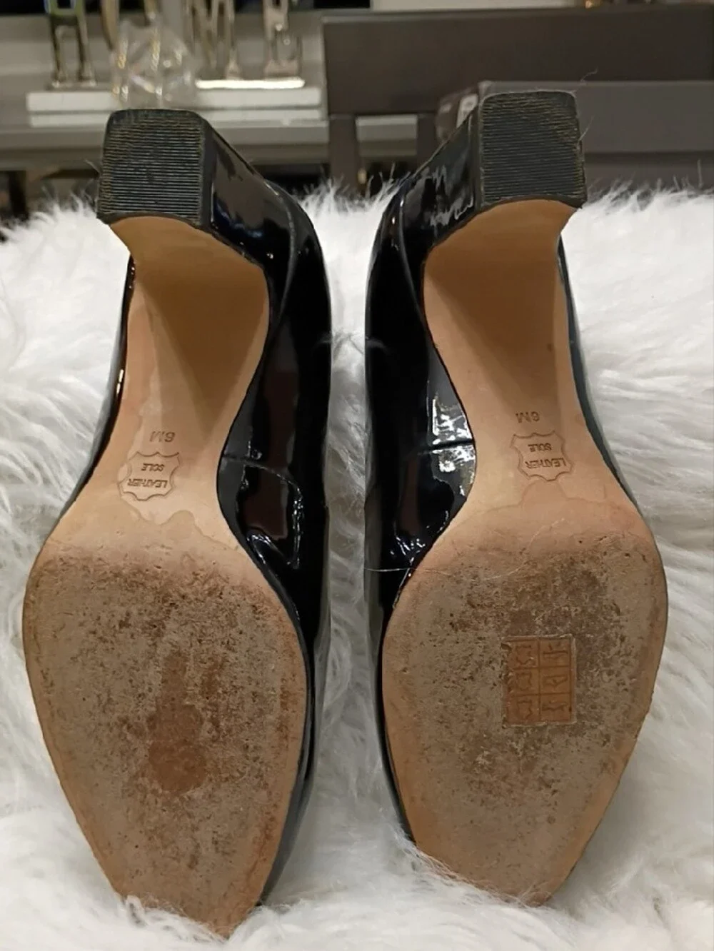 Tory Burch Black Patent Leather Block Heel Pumps with Gold Logo SZ 6M